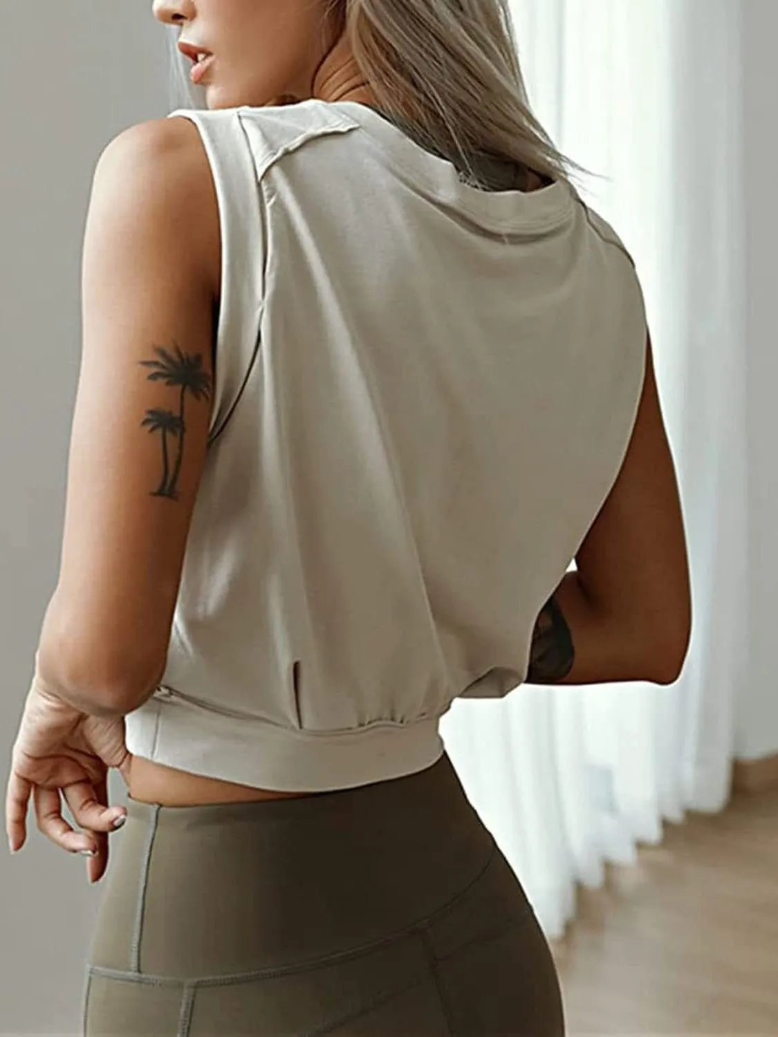 BADDIES LIFT SLEEVELESS CROP TOPS