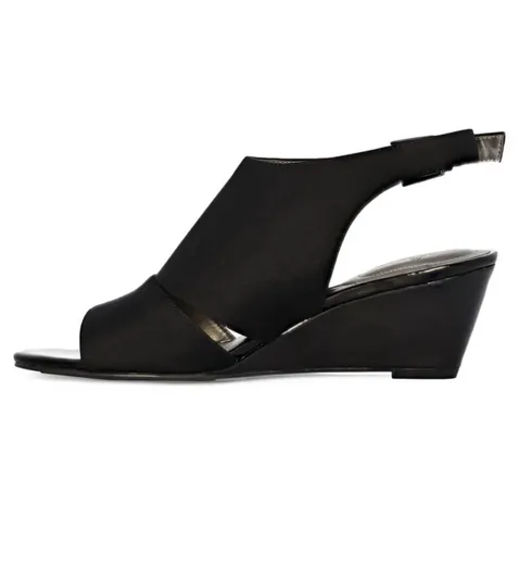 OSWALDA Wedge Sandals